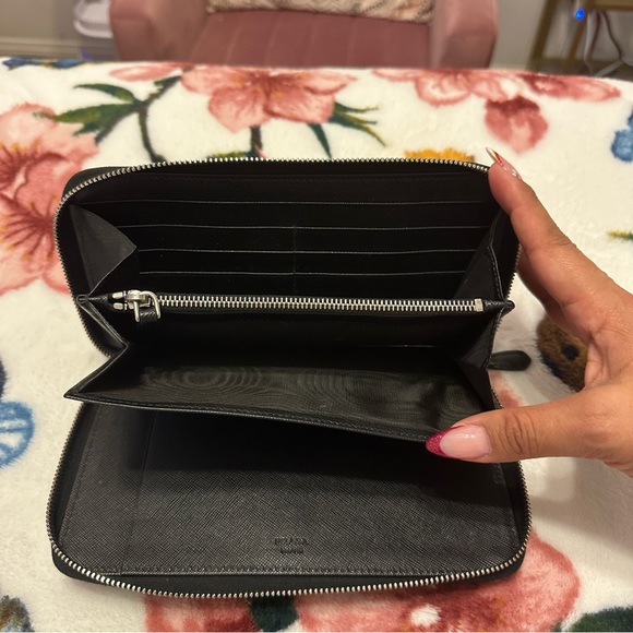 Authentic Prada Leather Continental Wallet - Picture 8 of 11